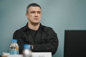 Чому звільнили Михайла Федорова з Міноборони: пояснення Володимира Зеленського, деталі розбіжностей із Сирським, реакція головкома та кандидат на посаду міністра оборони України.