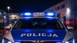 У Польщі 42-річного українця заарештували після нападу на охоронця та викрадення сейфа з 3200 злотих. Поліція вилучила ніж і шумовий пістолет. Йому загрожує до 20 років ув’язнення.