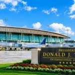 Аеропорт Палм-Біч у Флориді офіційно отримав ім’я Дональда Трампа. Що зміниться для пасажирів, коли код PBI замінять на DJT, скільки коштувало перейменування та коли завершать перехід для пасажирів.