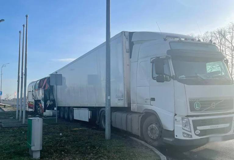 Пішохода збили три авто на трасі Київ–Чоп: що відомо про смертельну ДТП на Львівщині