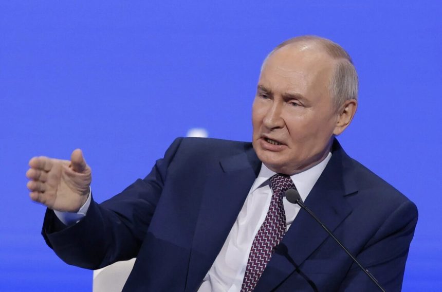 ISW заявив, що Путін уже не може приховувати економічні наслідки війни та українських далекобійних ударів. У РФ сповільнюється зростання ВВП, тривають проблеми з паливом і логістикою.