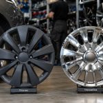 Пластикові чи нержавіючі ковпаки: порівнюємо вагу, посадку, догляд, ресурс і практичність для міста, траси, зими та комерційних авто. Що обрати для щоденної їзди без зайвих витрат у 2026 році