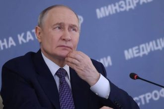 РФ змінює тактику ударів по енергетиці України: у фокусі менші підстанції, тепло- й водопостачання. Як Україна готується до зими 2026/27, посилює захист і створює резерви обладнання.