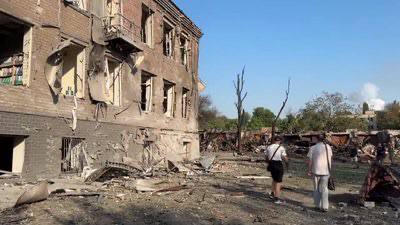 РФ атакувала підприємство у Запоріжжі 27 серпня: пошкоджені виробничі приміщення, виникла пожежа. За даними Івана Федорова, попередньо обійшлося без постраждалих. Деталі удару й наслідки атаки Росії.