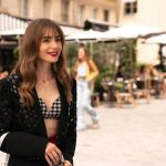 Netflix назвав дату виходу 6 сезону «Емілі в Парижі». Фінальні епізоди вийдуть 24 грудня 2026 року. Що відомо про сюжет, Грецію, Париж, Габріеля, Мінді та акторський склад серіалу.