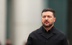 Зеленський поставив завдання збільшити кількість далекобійних дронів до 1000 на добу. Що відомо про рішення Ставки, deep strike, перехоплювачі, Новоросійськ та фінансування ОПК у 2026 році в Україні.