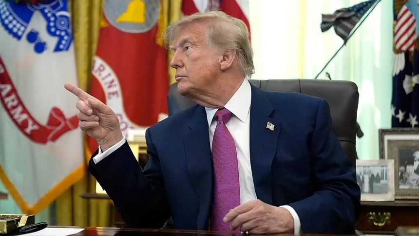 Трамп оголосив нафтову угоду США з Венесуелою: Вашингтон отримає контроль над понад 65 млрд барелів запасів, а 17 родовищ мають залучити понад $100 млрд приватних інвестицій у нафтовий сектор.