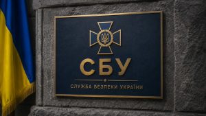 СБУ повідомила про заочну підозру 49-річній жительці Антрацита у держзраді та колабораційній діяльності. За даними слідства, вона очолила окупаційний центр зайнятості «лнр»