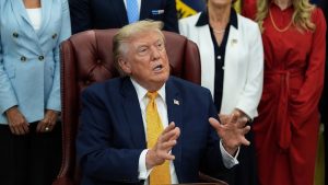 Трамп звинуватив Байдена у скороченні запасів боєприпасів США через допомогу Україні. Що заявив президент і скільки Вашингтон реально виділив на озброєння та поповнення арсеналів. Дані Пентагону США.