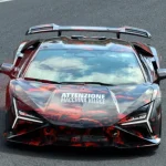 Lamborghini Revuelto SV встановила рекорд кола на Гоккенгаймринзі: 1:41,6 із Марко Мапеллі. Прем’єра суперкара відбудеться 14 серпня на The Quail під час Monterey Car Week 2026. Усі факти про рекорд.