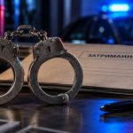 На Львівщині затримали екскерівника фірми-підрядника у справі ремонту санаторію «Шкло» для ВПО. Слідство оцінює збитки за одним з епізодів у понад 1,2 млн грн.