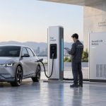Hyundai та LG Energy Solution тестують у Кореї систему на 200 кВт·год зі списаних батарей електромобілів для швидкісних зарядних станцій. Деталі пілотного проєкту та ролі партнерів. Умови тестування.