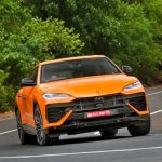 Lamborghini Urus SE отримав 800-сильний гібрид, розгін до 100 км/год за 3,4 с і до 66 км на електриці. Розбираємо перший дорожній тест, керованість, салон і технології моделі.