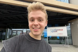 PRONKIN розповів про участь у «Фабриці зірок», конкурентів, роботу з менторами та орієнтир на Макса Барських. Чого боїться артист після шоу та яку нову пісню готує восени 2026.